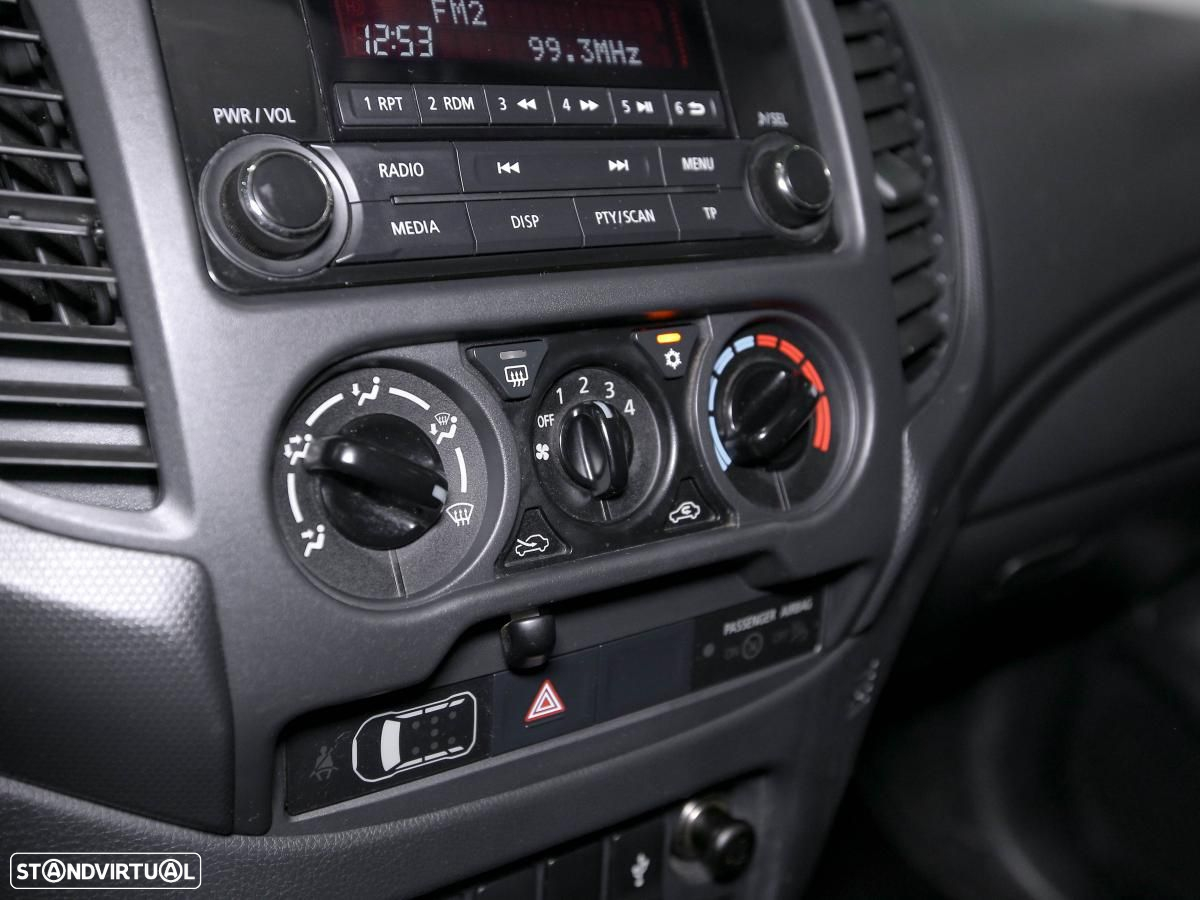 Mitsubishi L200 2.4 DI-D CLUB CAB INVITE 3L 4WD - 16