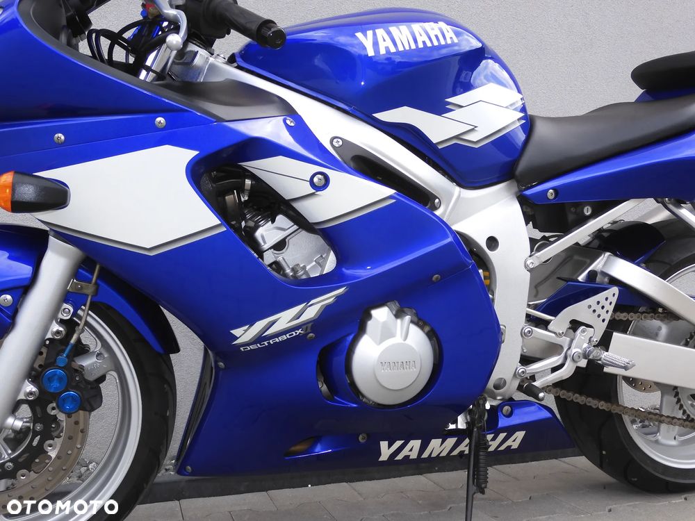 Yamaha R6 - 30