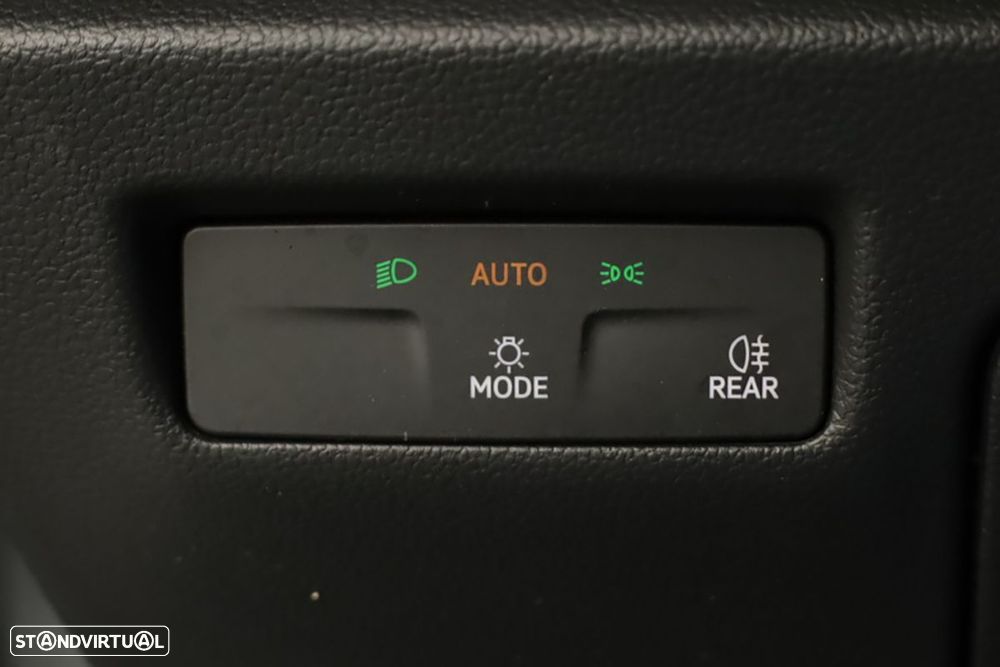 VW Passat Variant 1.5 TSI eHybrid DSG - 19