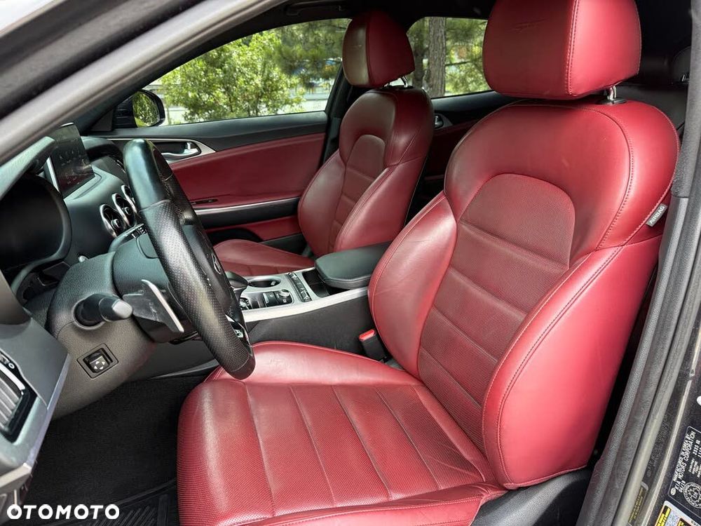 Kia Stinger - 16