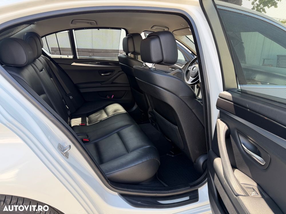 BMW Seria 5 520d Aut. - 11