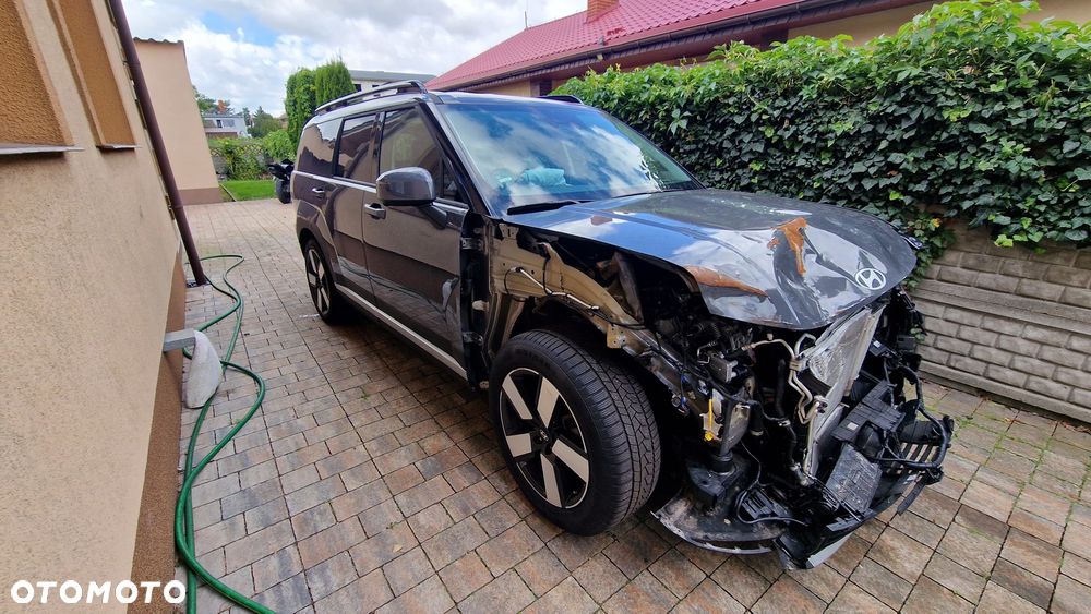 Hyundai Santa Fe - 1
