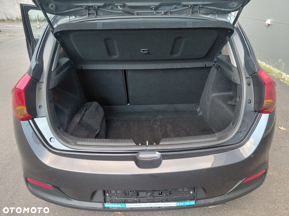 Kia Ceed 1.4 CVVT Dream-Team Edition - 12