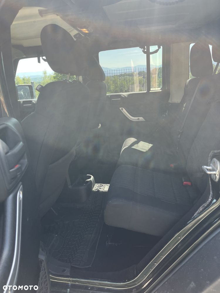 Jeep Wrangler 2.8 CRD Unlim Rubicon - 30