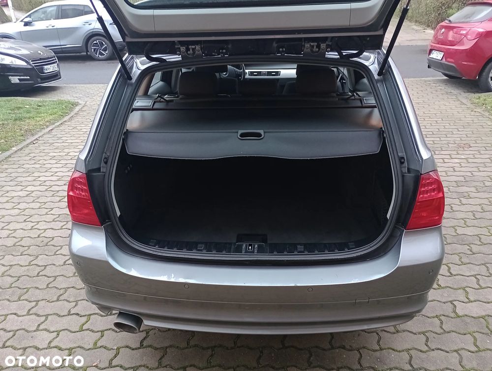 BMW Seria 3 318d DPF - 12