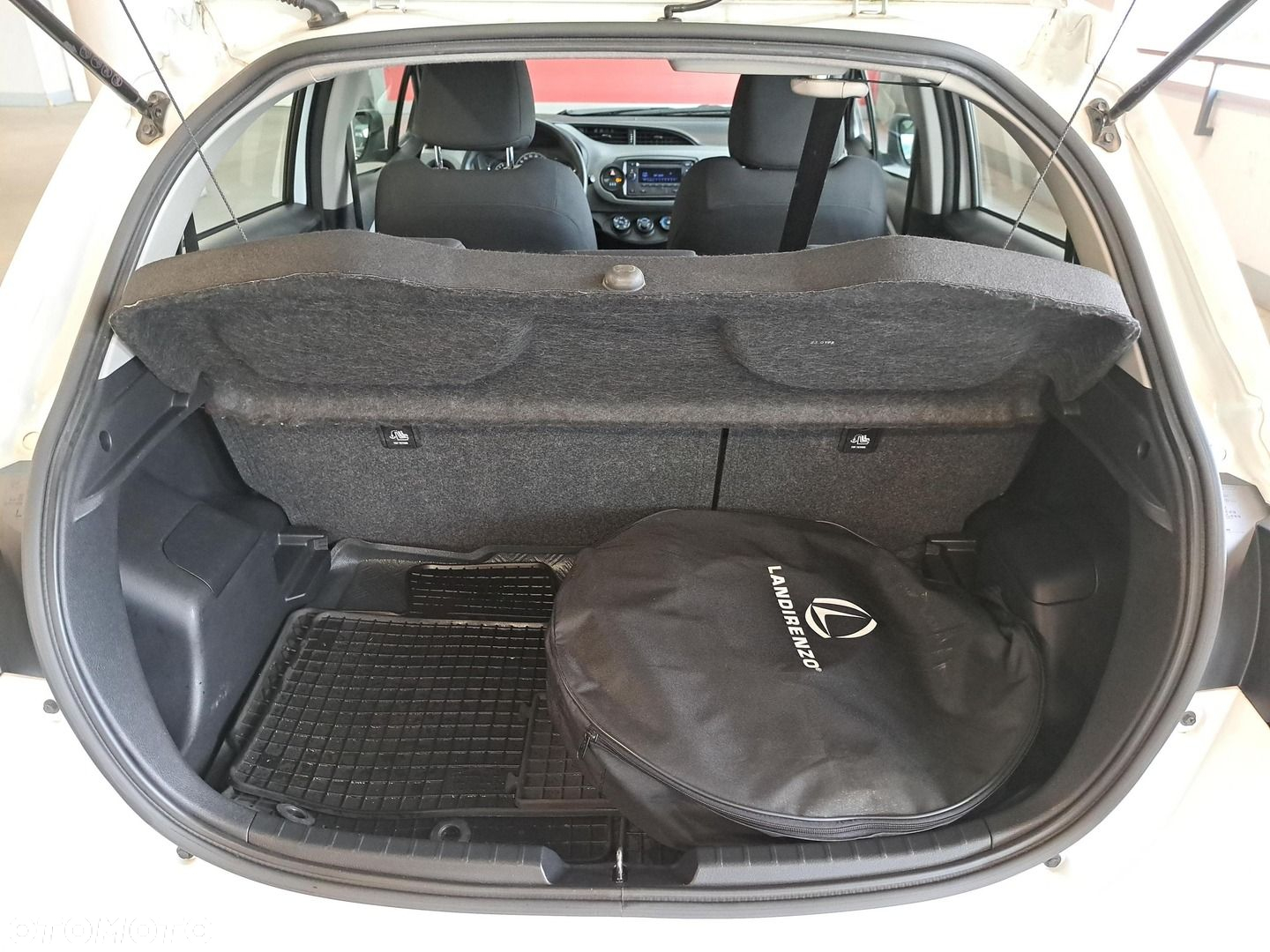 Toyota Yaris - 12