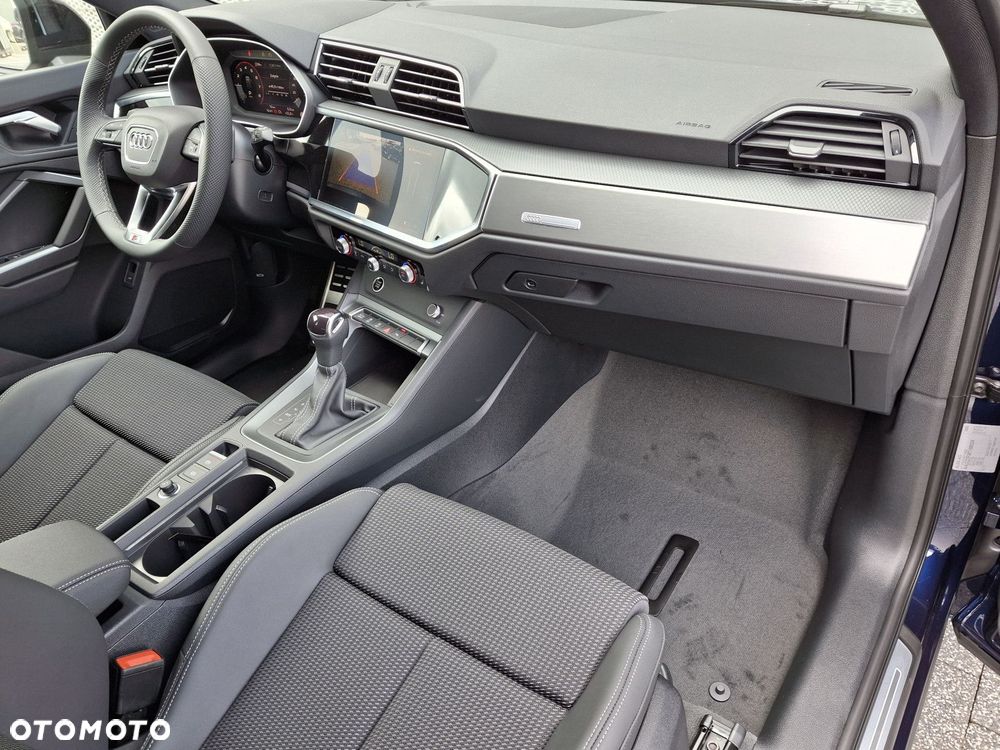 Audi Q3 Sportback - 15