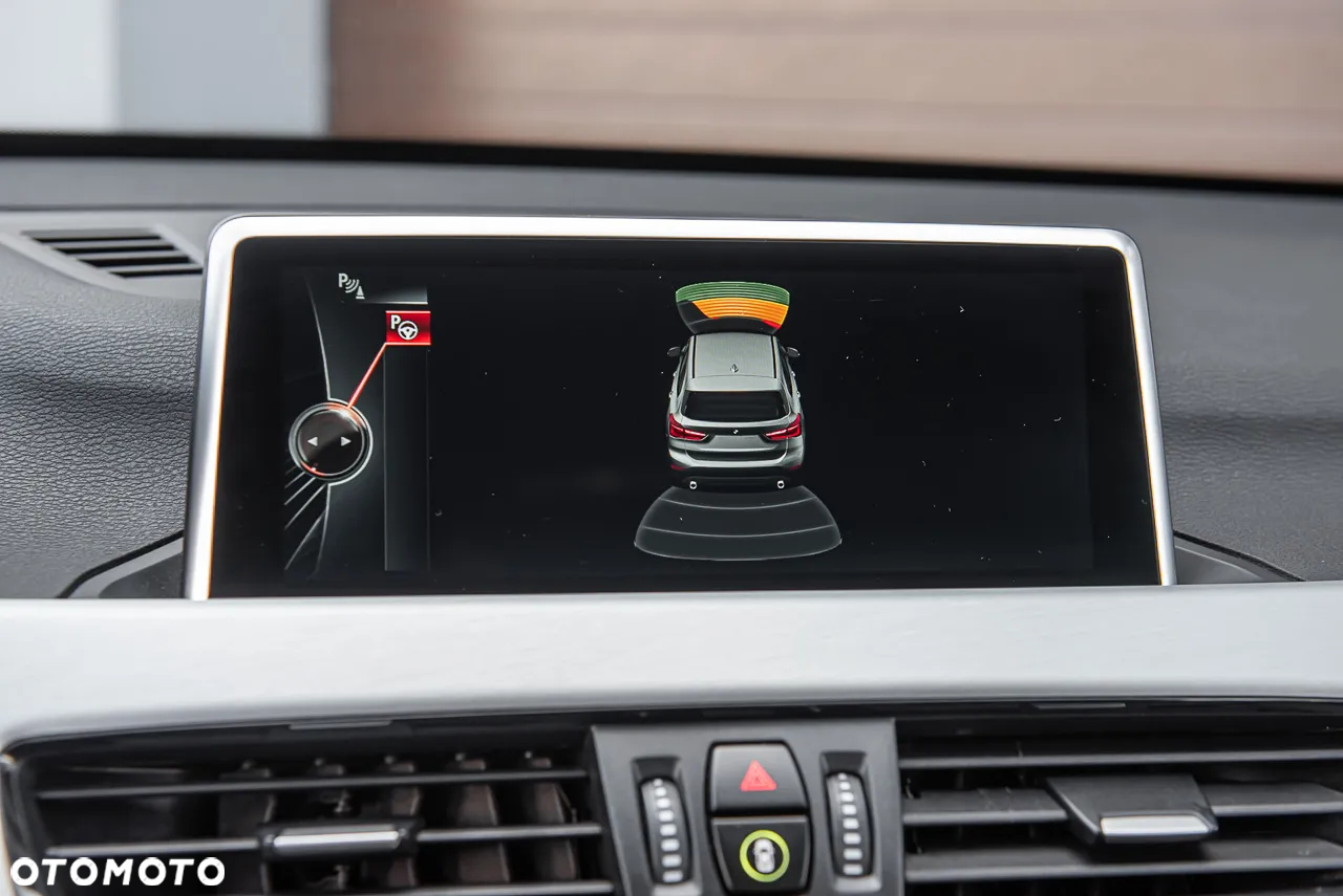 BMW X1 sDrive18d Sport Line - 23