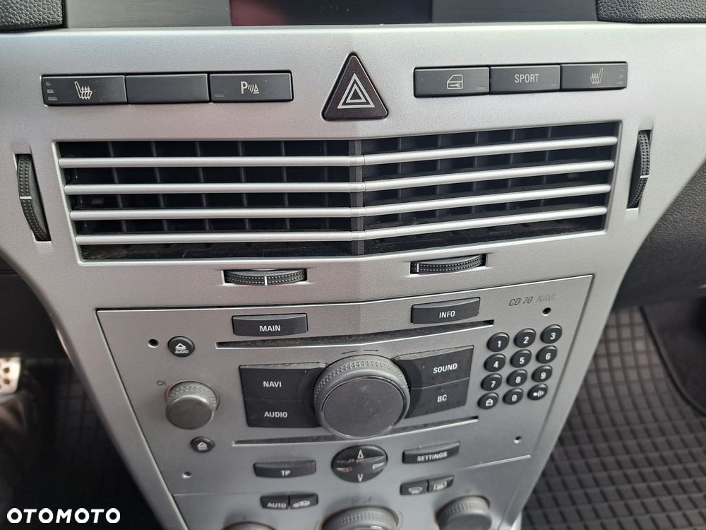 Opel Astra GTC 1.6 Sport - 27