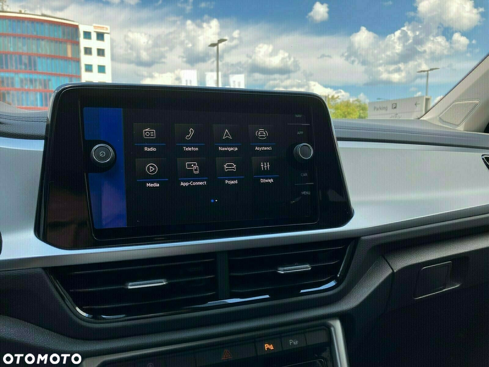 Volkswagen T-Roc - 18