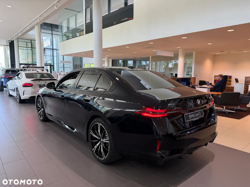BMW Seria 5 540d xDrive mHEV M Sport - 4
