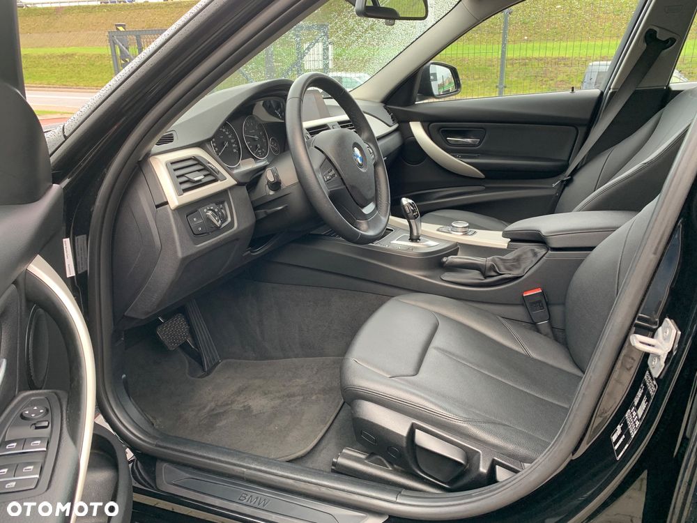 BMW Seria 3 318i Advantage - 24