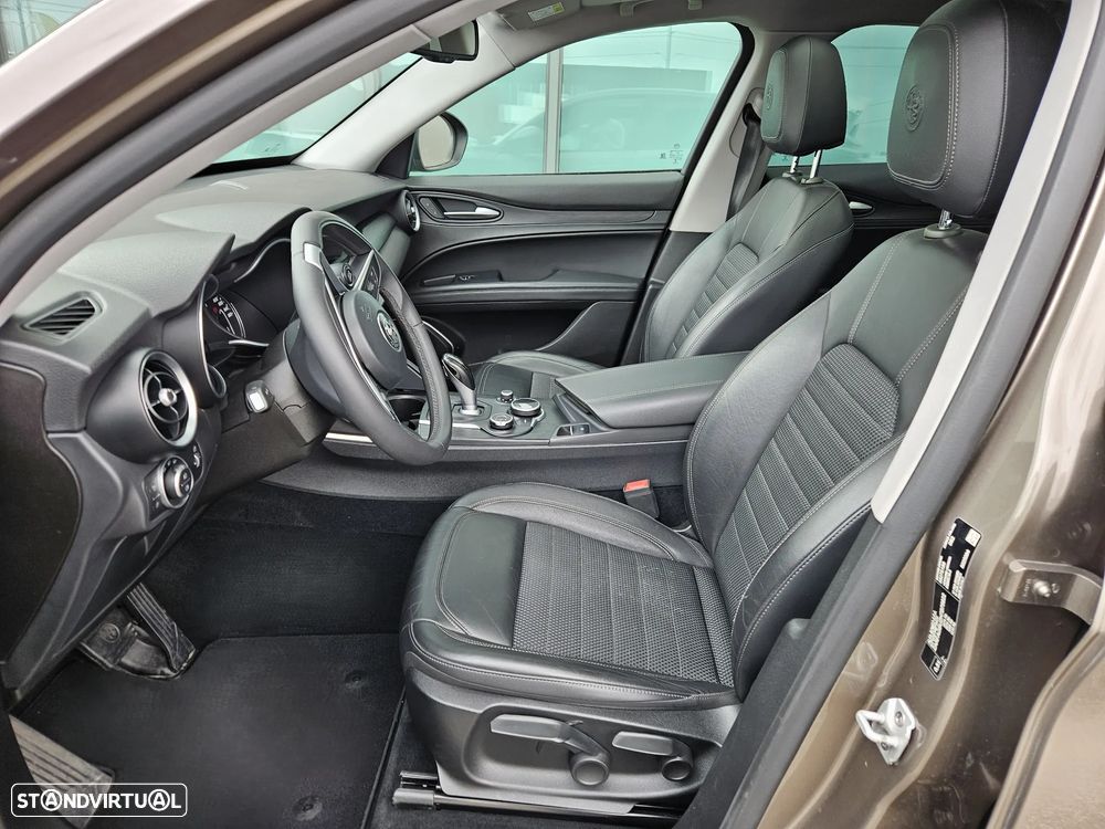 Alfa Romeo Stelvio 2.2 D Super AT8 - 14