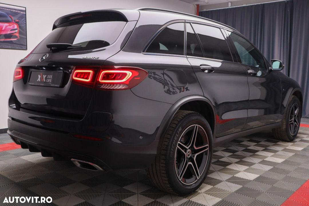 Mercedes-Benz GLC 300 e 4Matic 9G-TRONIC AMG Line Plus - 19