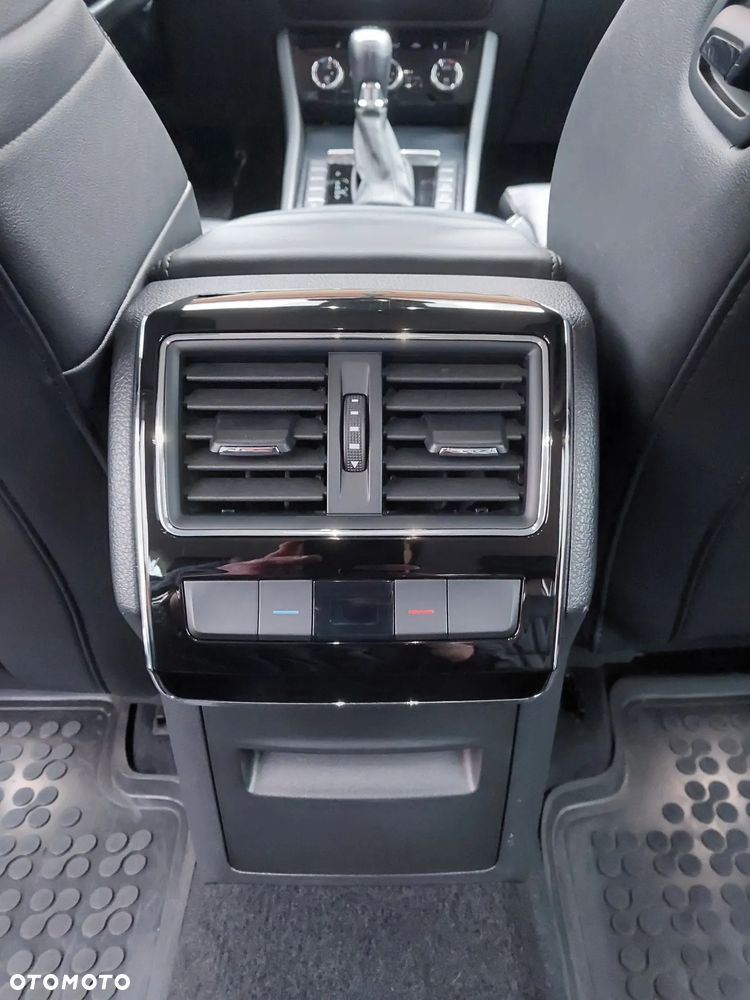 Skoda Superb 2.0 TDI Style DSG7 - 8