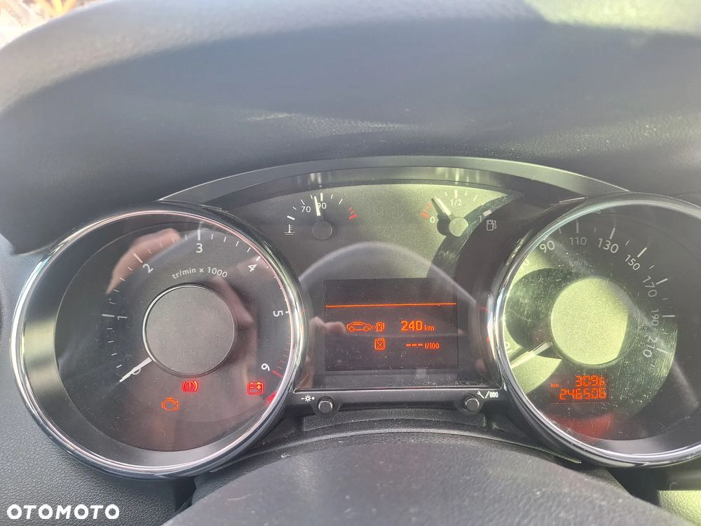 Peugeot 3008 1.6 HDi Premium - 3