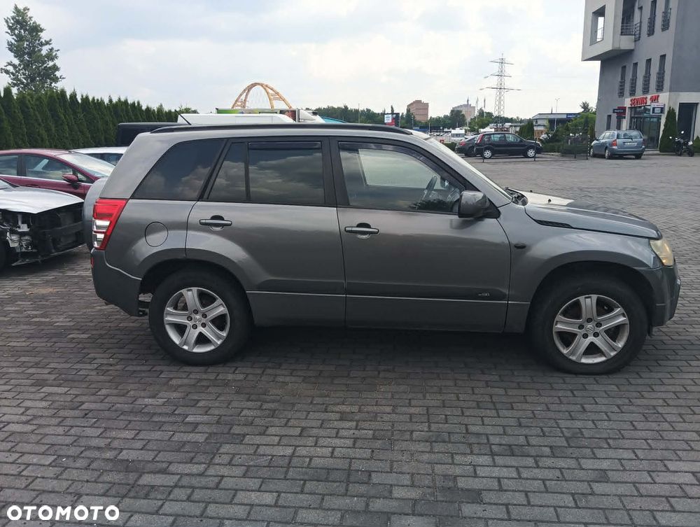 Suzuki Grand Vitara 2.0 - 3