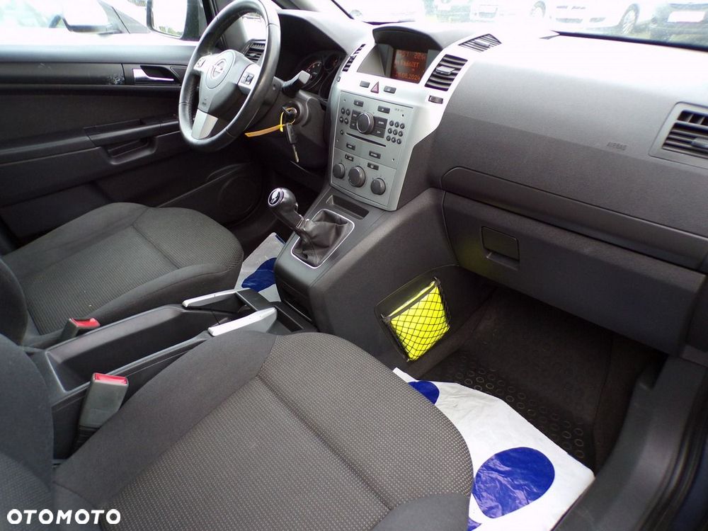 Opel Zafira - 20