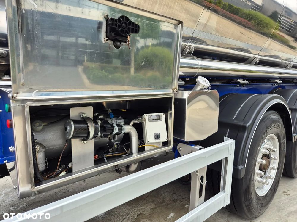 Grapar TECNOKAR / CYSTERNA / PŁYNY SPOŻYWCZE / 32.000L / PODNOSZONA OŚ - 10