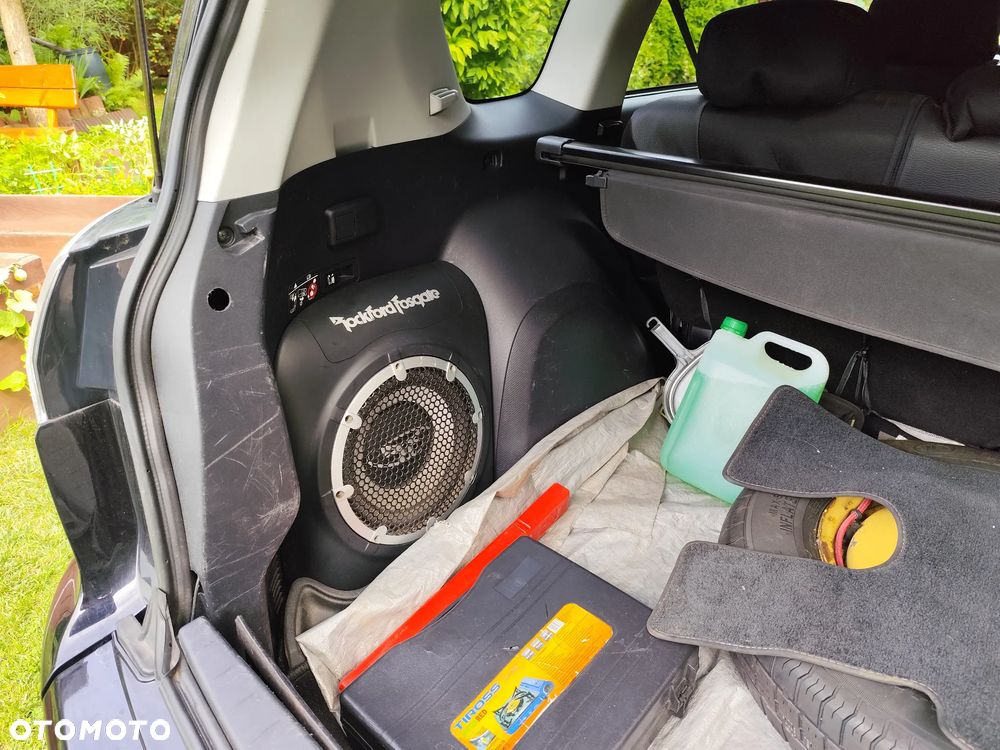 Mitsubishi Outlander - 12