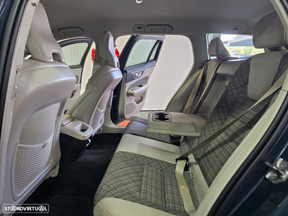 Volvo V60 2.0 D4 Momentum Geartronic - 14