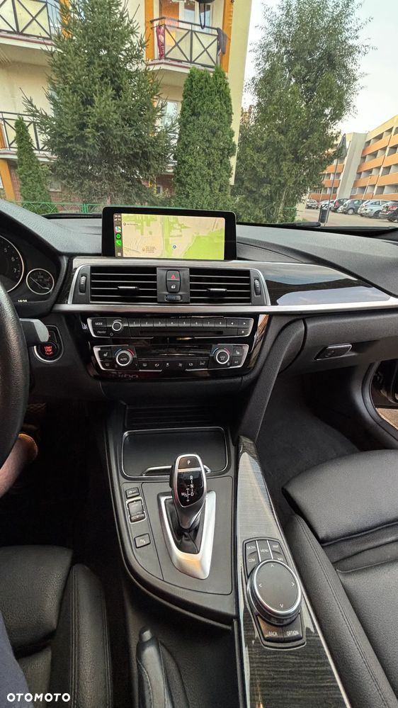 BMW Seria 3 330i - 7