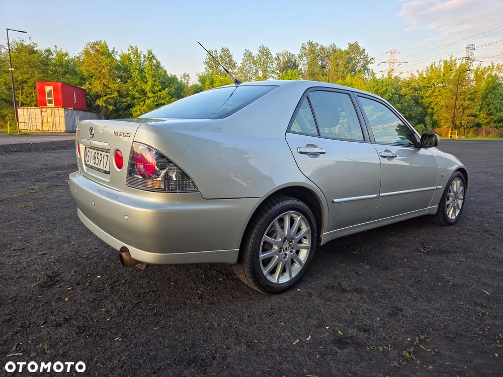 Lexus IS 200 Prestige - 16