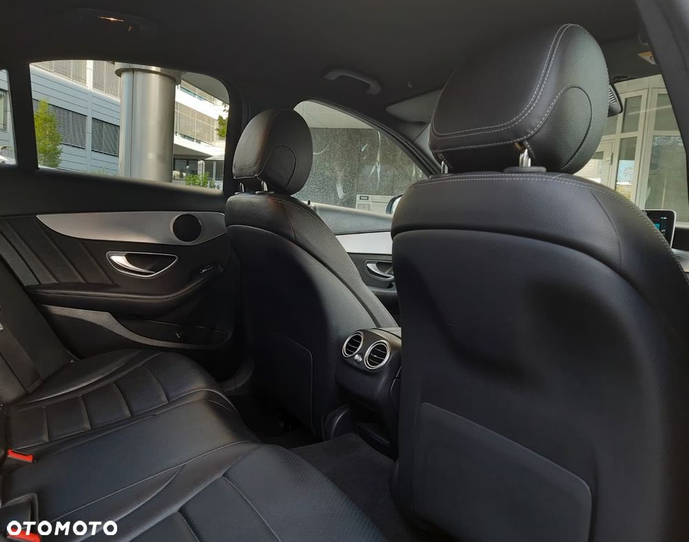 Mercedes-Benz Klasa C 200 9G-TRONIC AMG Line - 17