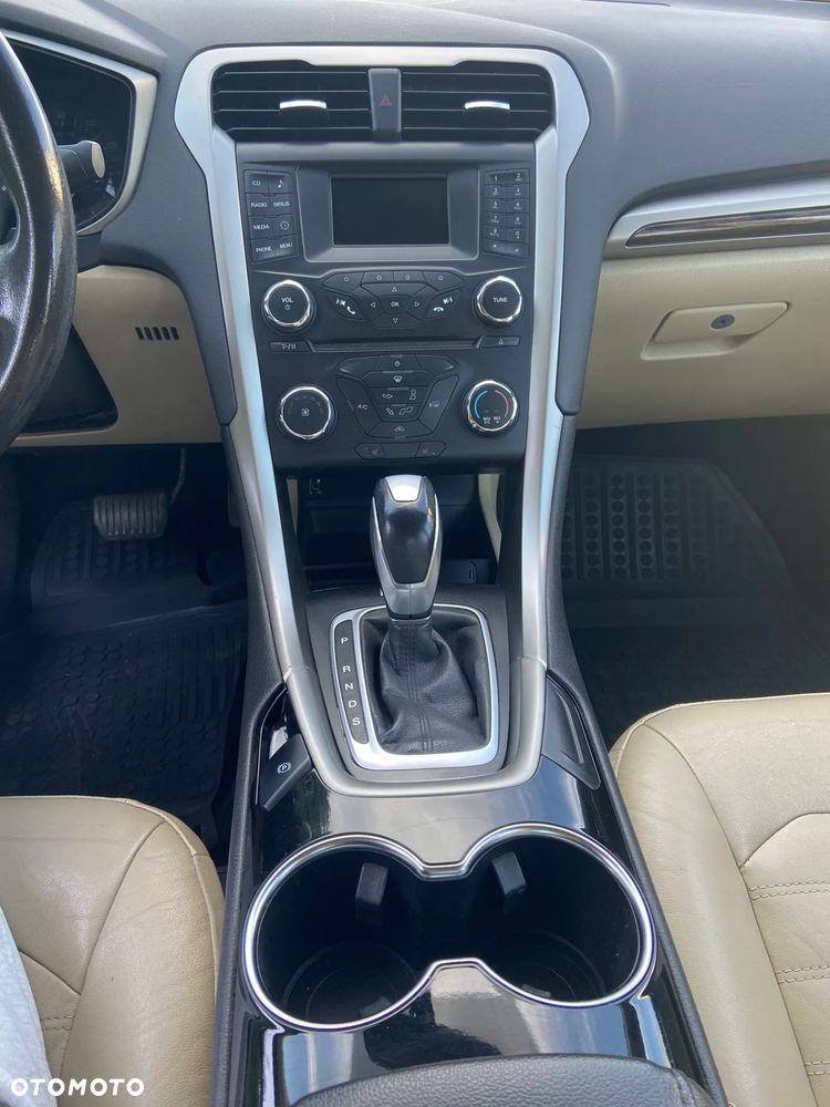 Ford Fusion 2.0 EcoBoost Titanium - 9