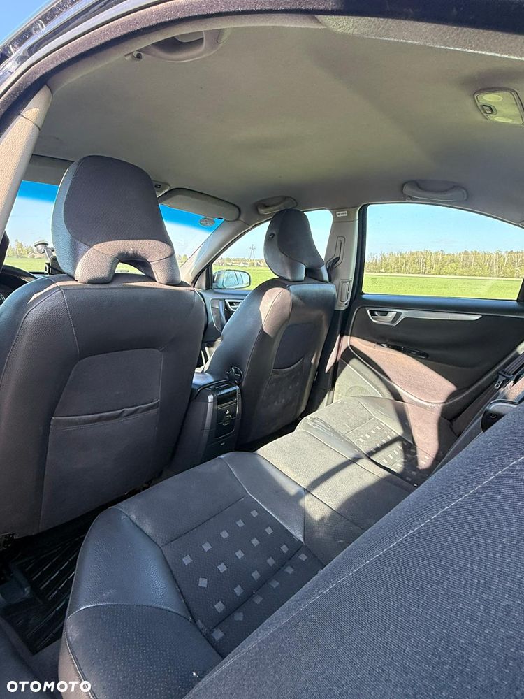Volvo S60 2.4 D - 10