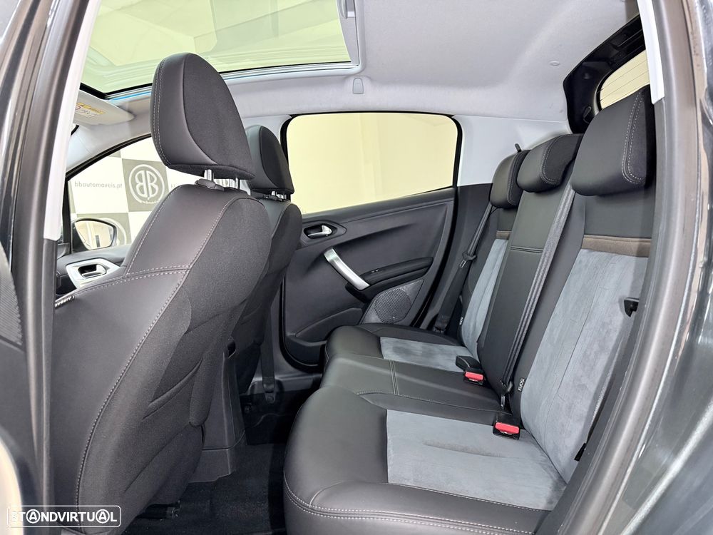 Peugeot 208 1.2 PureTech Allure EAT6 - 17