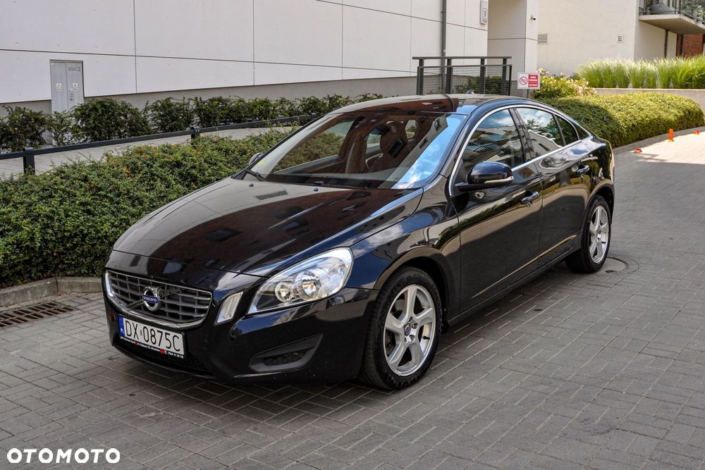 Volvo S60 D2 Momentum - 1