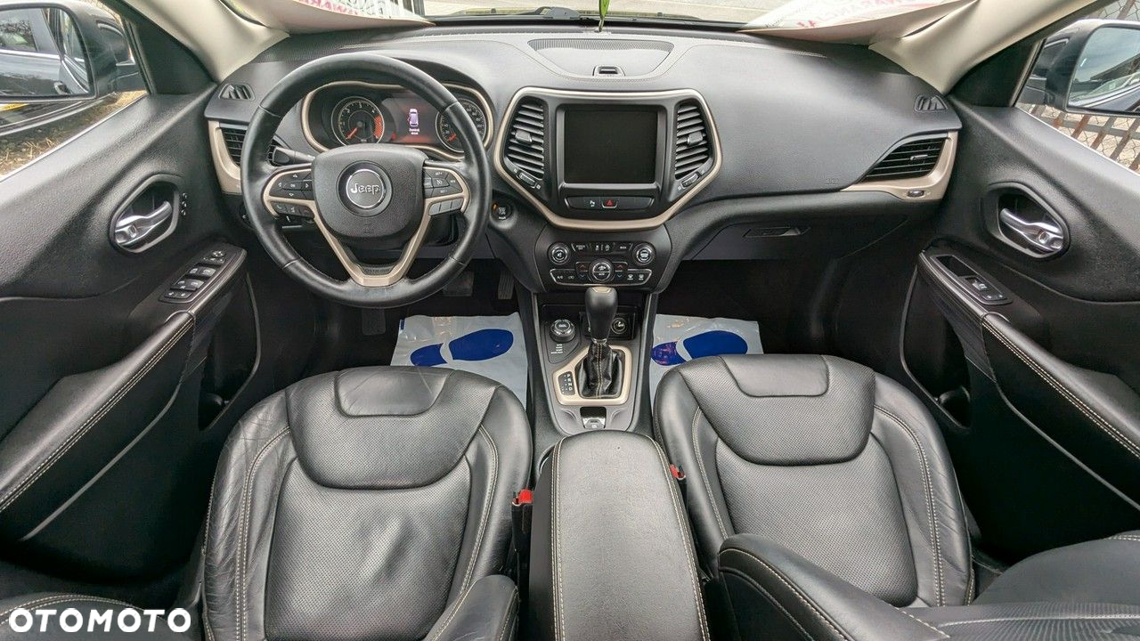 Jeep Cherokee - 19