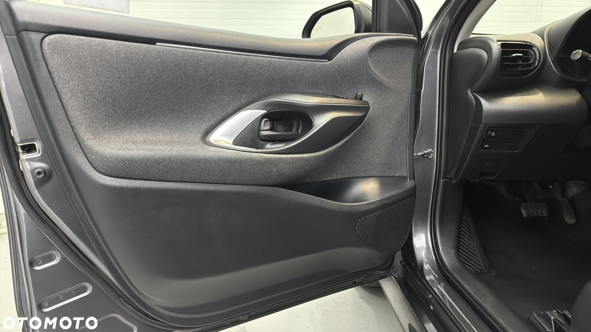 Toyota Yaris Hybrid 1.5 Comfort - 12