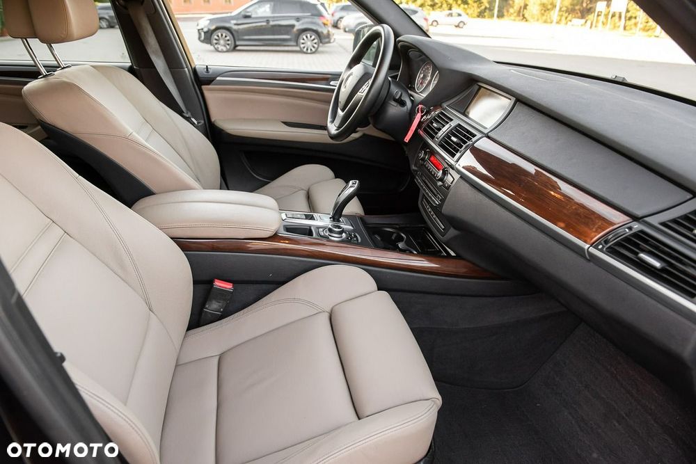 BMW X5 xDrive35d - 11