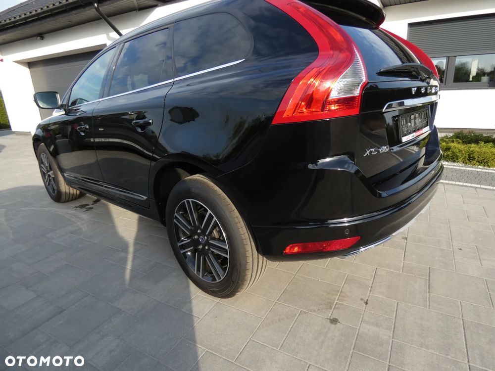 Volvo XC 60 D5 AWD Momentum - 11