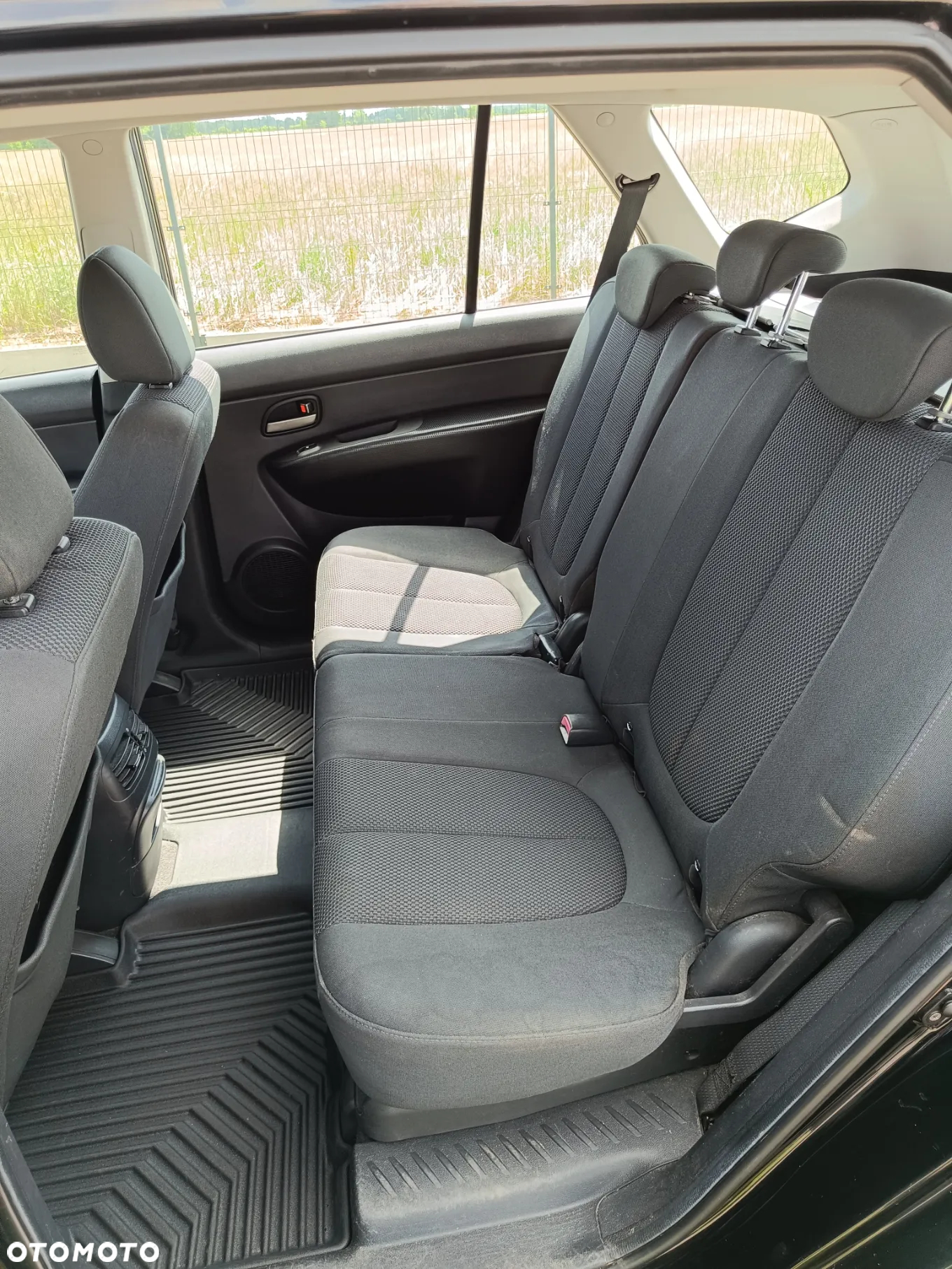 Kia Carens - 22