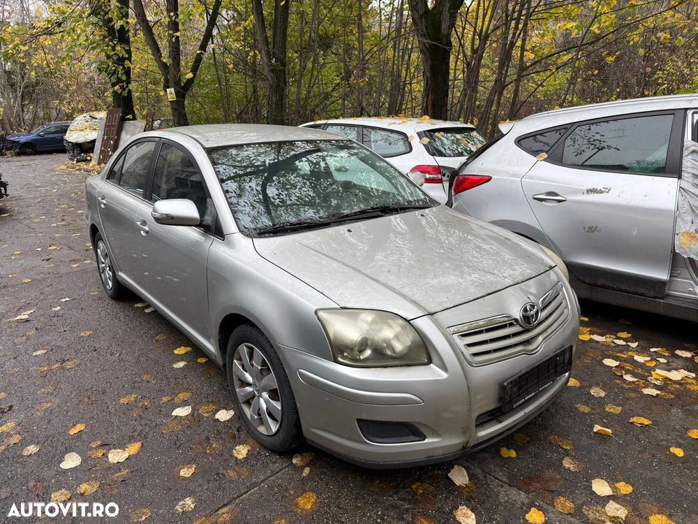 Dezmembrez Toyota Avensis T25 facelift 2007 2.0 diesel - 11