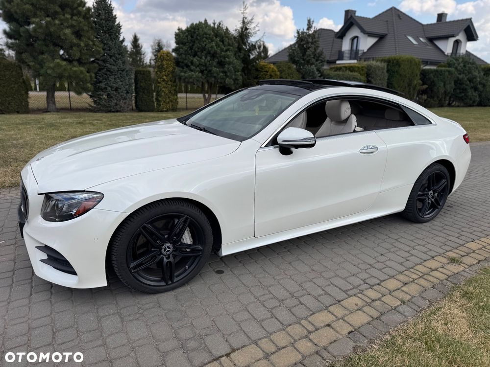 Mercedes-Benz Klasa E 400 4-Matic 9G-TRONIC - 23
