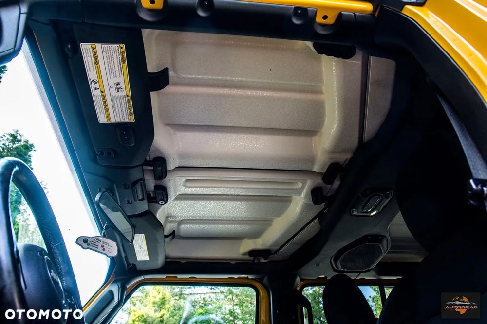 Jeep Wrangler - 32