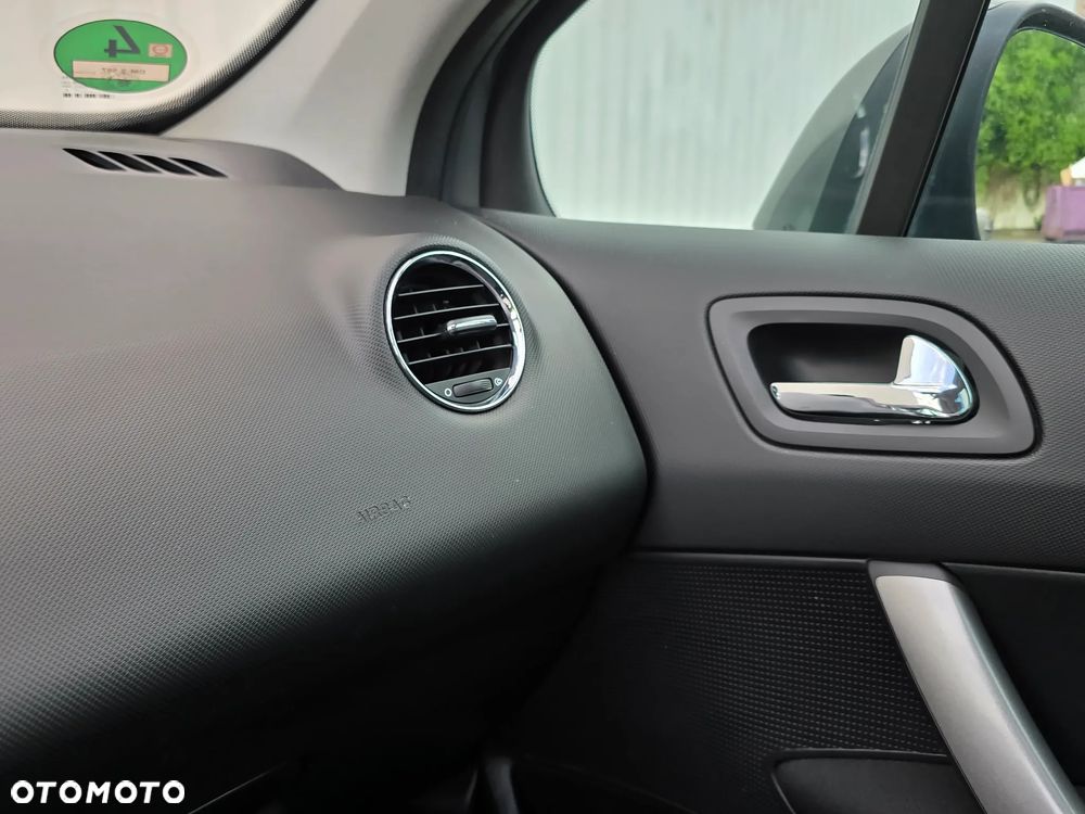 Peugeot 308 1.6 HDi Premium - 25