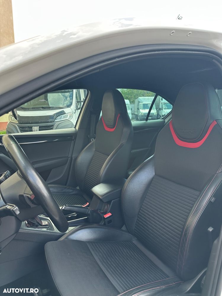 Skoda Octavia 2.0 TDI DSG RS - 10