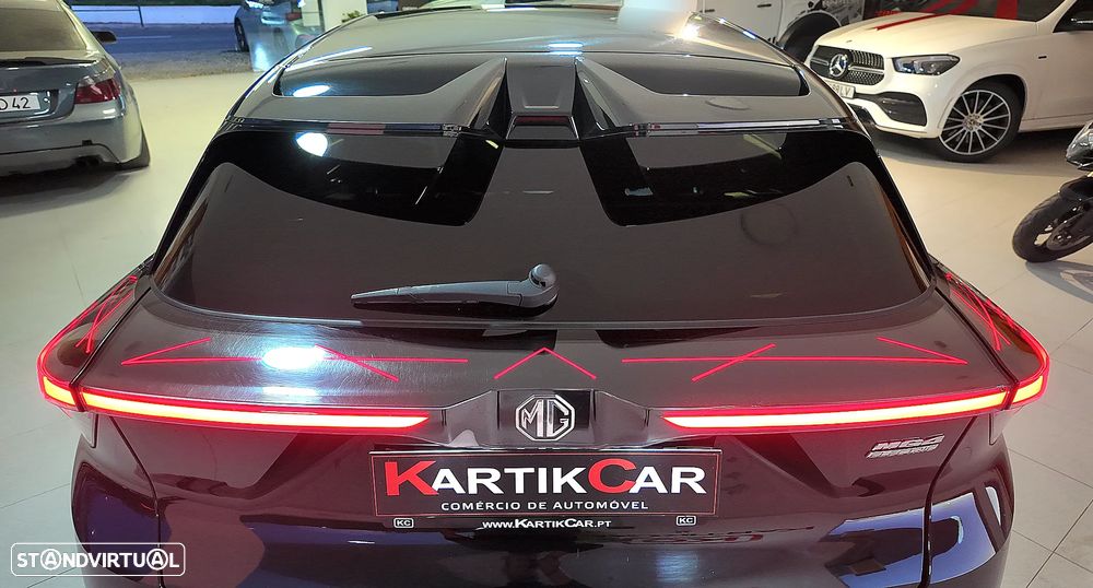 MG MG4 64 kWh Luxury - 43