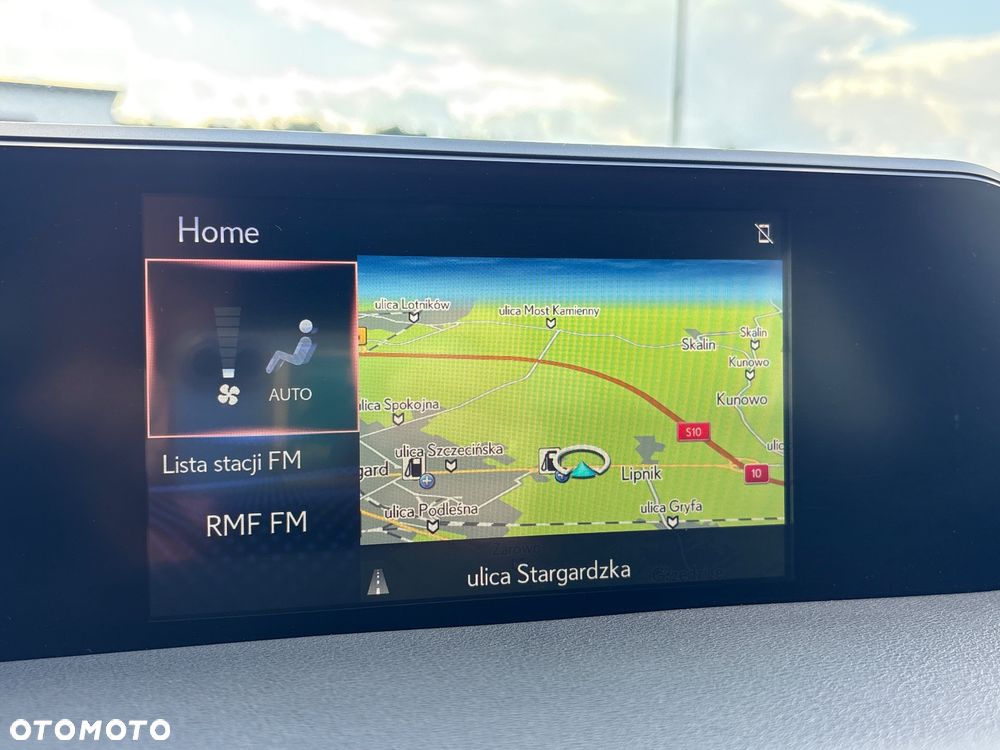 Lexus UX - 22