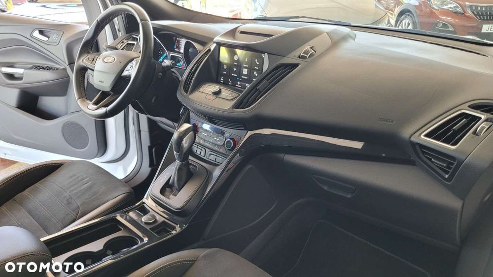 Ford Kuga - 16