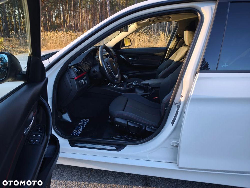 BMW Seria 3 318d Blue Performance Sport Line - 12