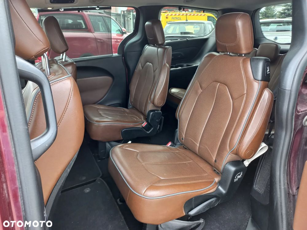 Chrysler Pacifica - 29