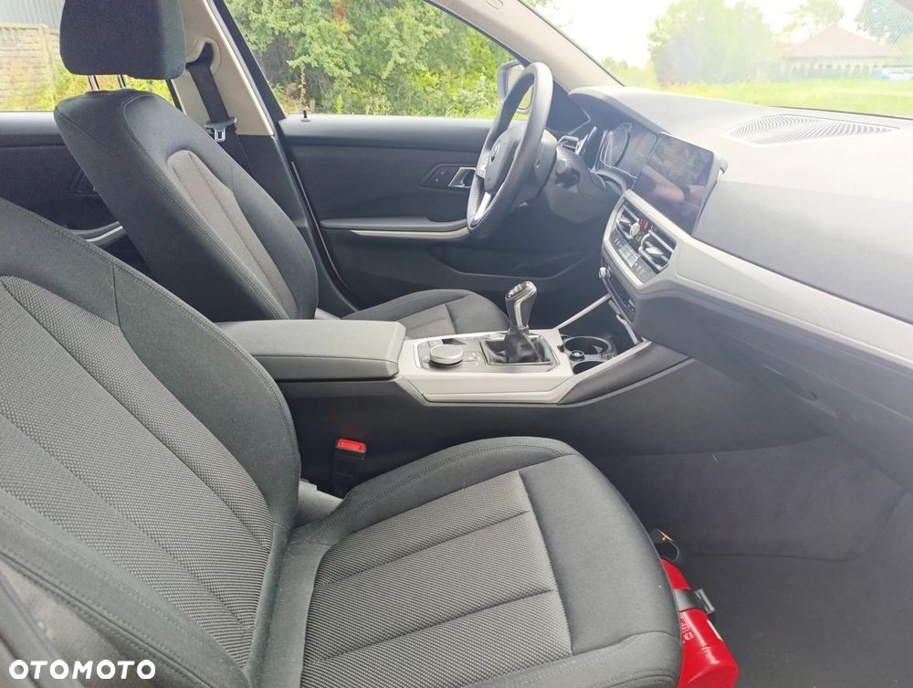 BMW Seria 3 318i Advantage - 14