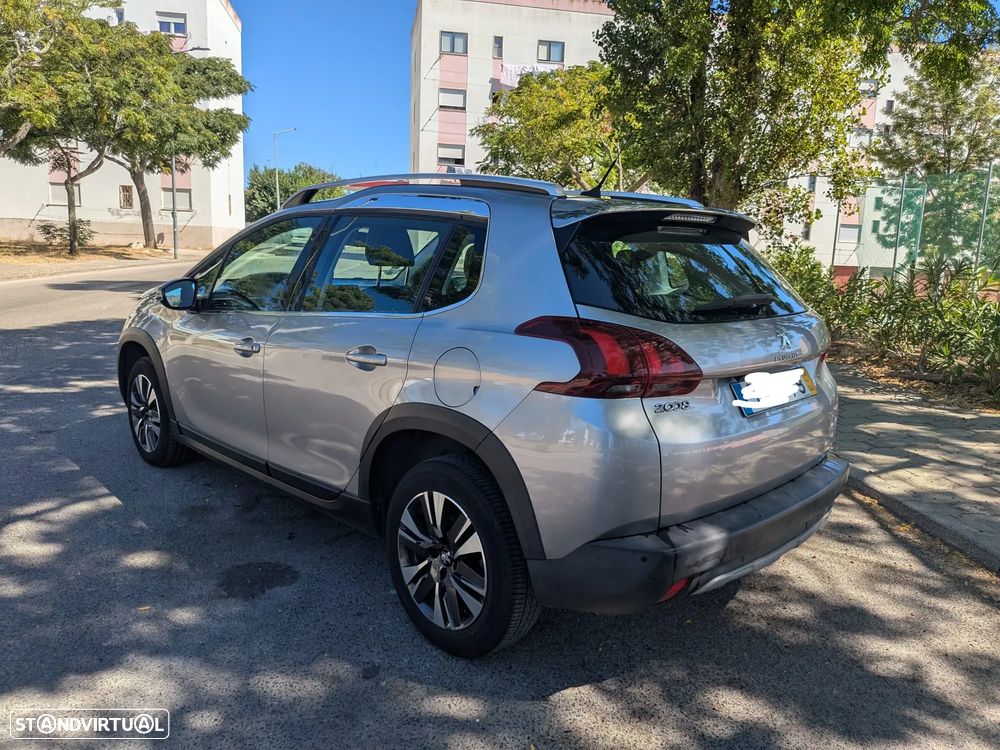 Peugeot 2008 1.2 PureTech Allure EAT6 - 19