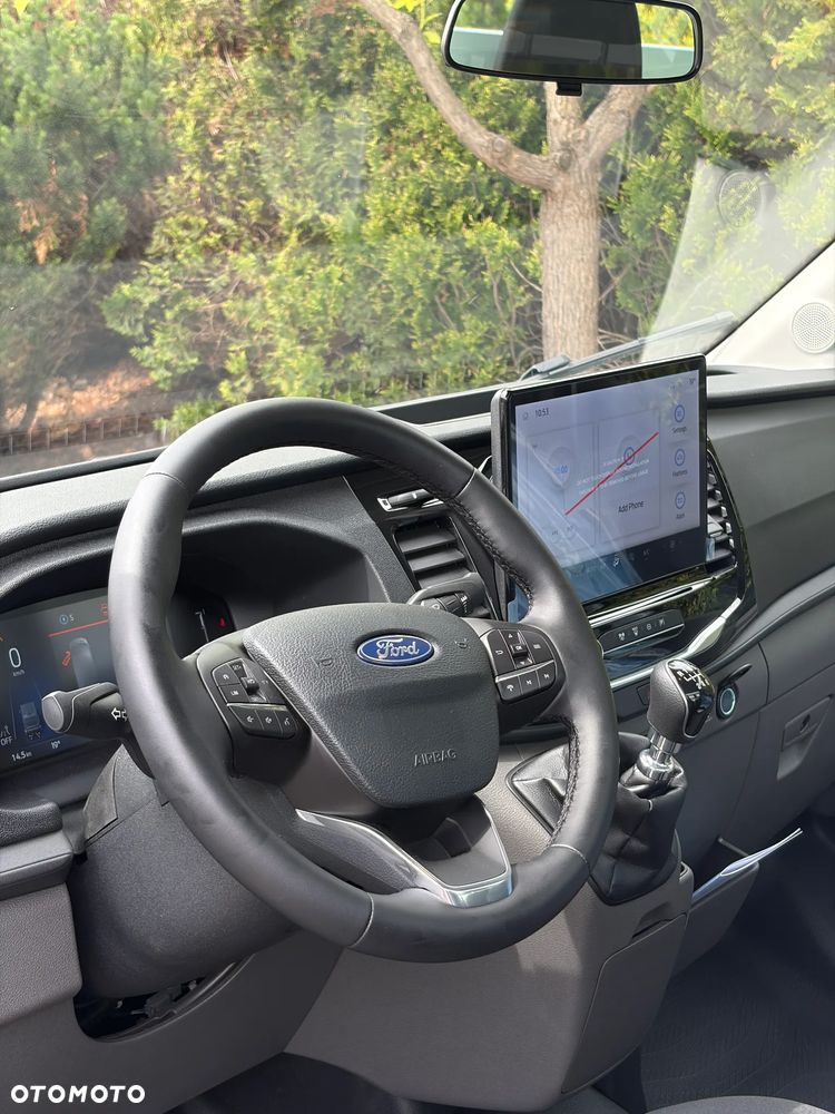 Ford Transit z zabudową skrzyniową L3 - 6